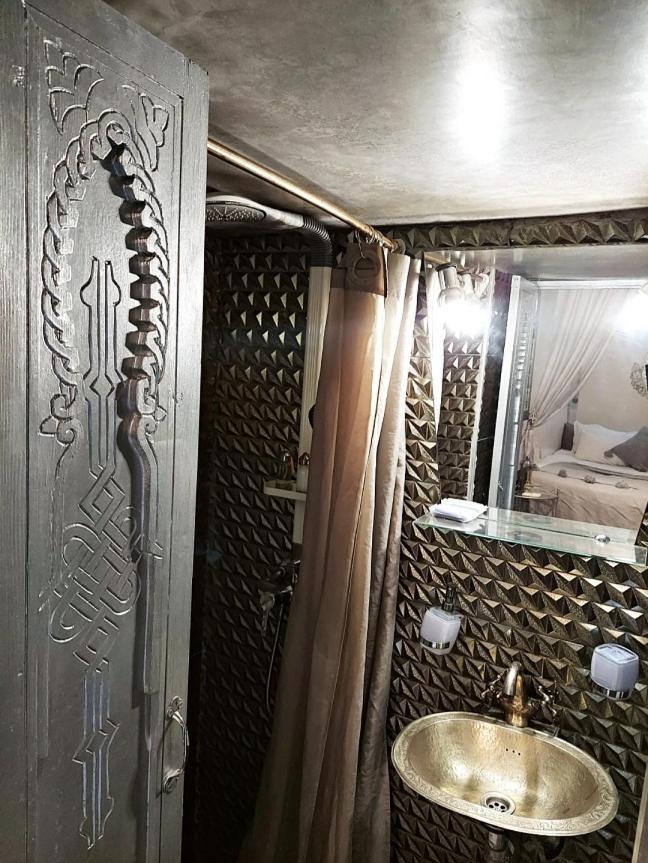 Riad 1001 Couleurs Marrakesh Exterior photo